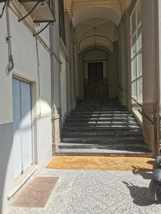 דירות Napoli Centro Chiaia מראה חיצוני תמונה